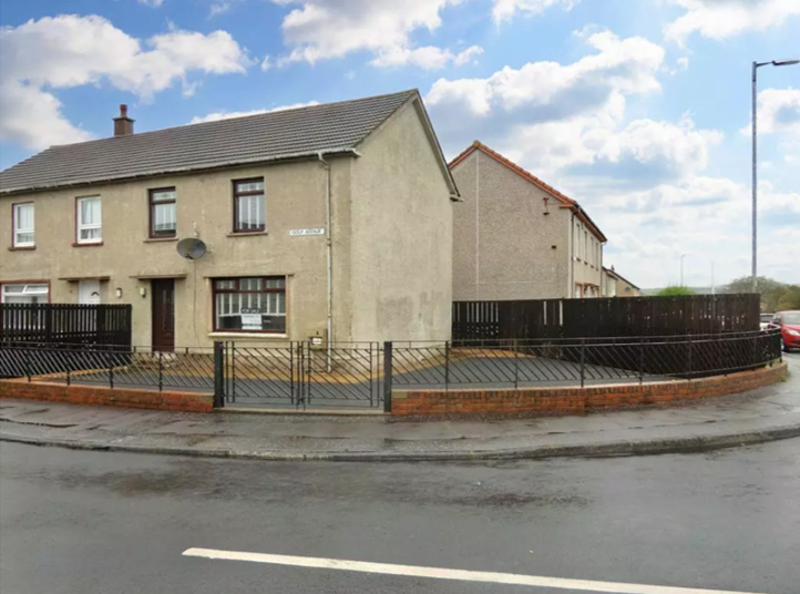 3 bedroom end of terrace house for sale in Golf Avenue, Stevenston