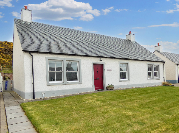 3 bedroom detached bungalow for sale in 'Hillside Cottage', Montgomerie