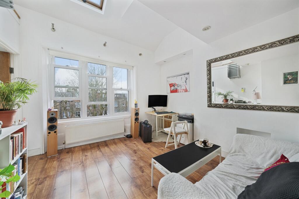 Main image of property: Garlinge Road, West Hampstead, NW2