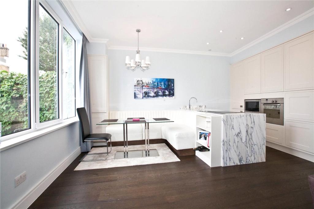 House to rent on Montgomery Road, Chiswick, London, UK, W4