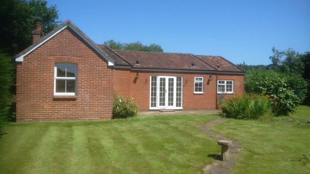 3 bedroom detached house for rent in Hornhatch Lane, Chilworth, Surrey, GU4