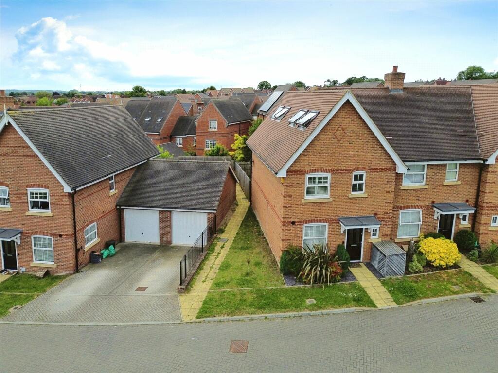 5 bedroom end of terrace house for rent in Whitethorn, Shinfield, Reading, Berkshire, RG2