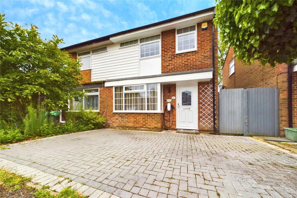 Main image of property: Albury Gardens, Calcot, Reading, Berkshire, RG31