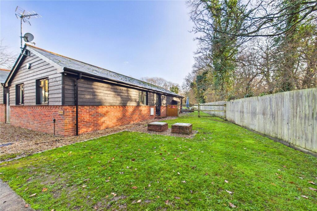 Main image of property: Treetops, Beech Hill Road, Spencers Wood, Reading, RG7