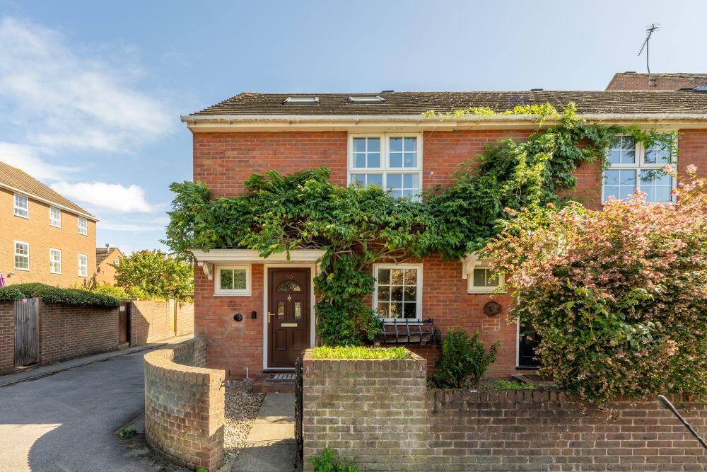 Main image of property: Gainsborough Road, Kew, Richmond, Surrey TW9