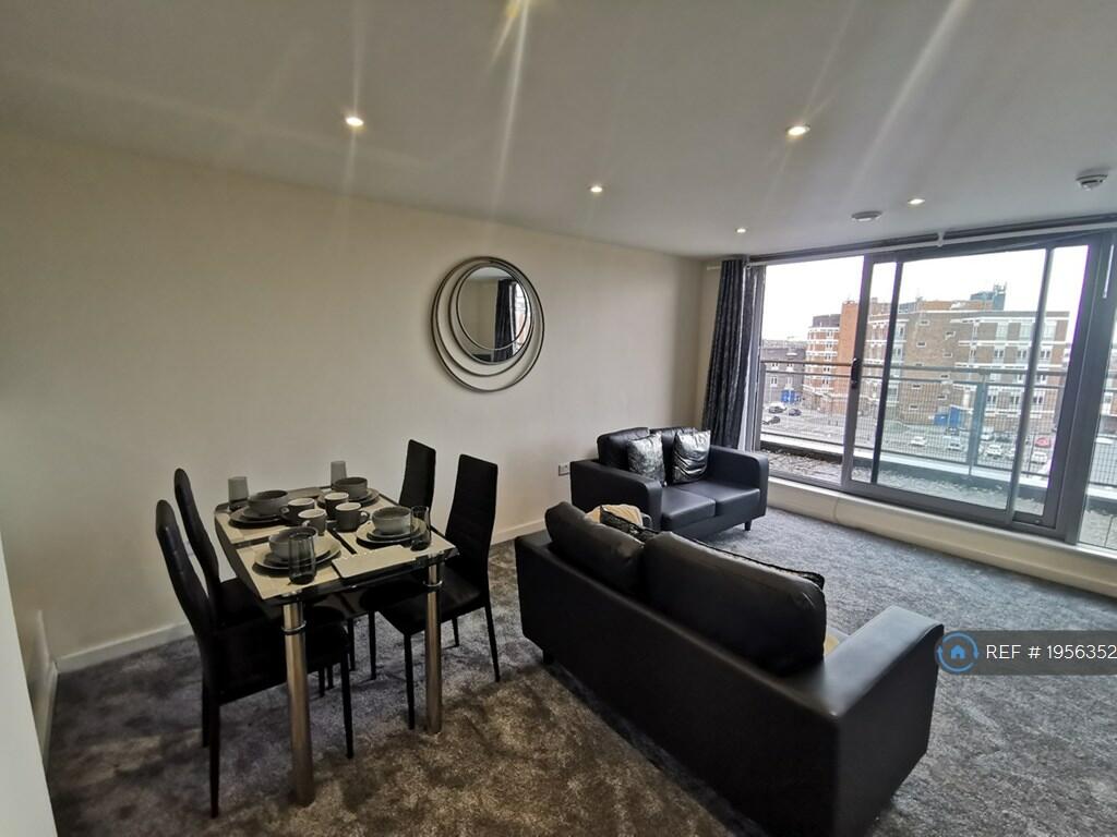 1 bedroom flat for rent in Beckhampton Street, Swindon, SN1