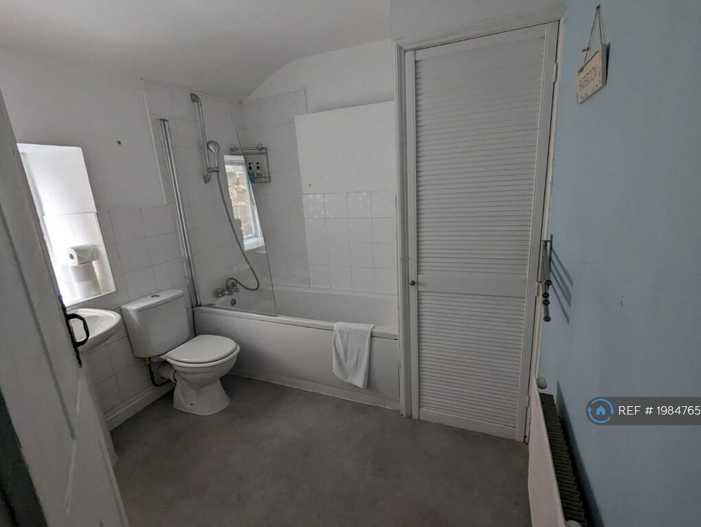 2 bedroom terraced house for rent in Park Lane, Bath, BA1