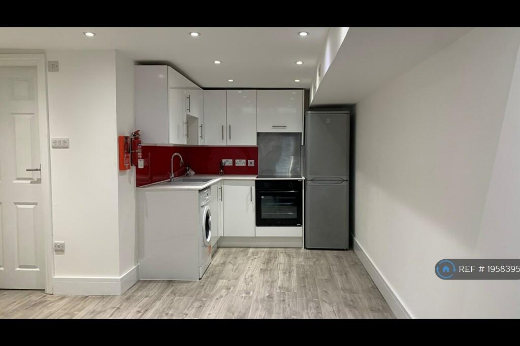 1 bedroom flat for rent in Greenwich South Street, London, SE10