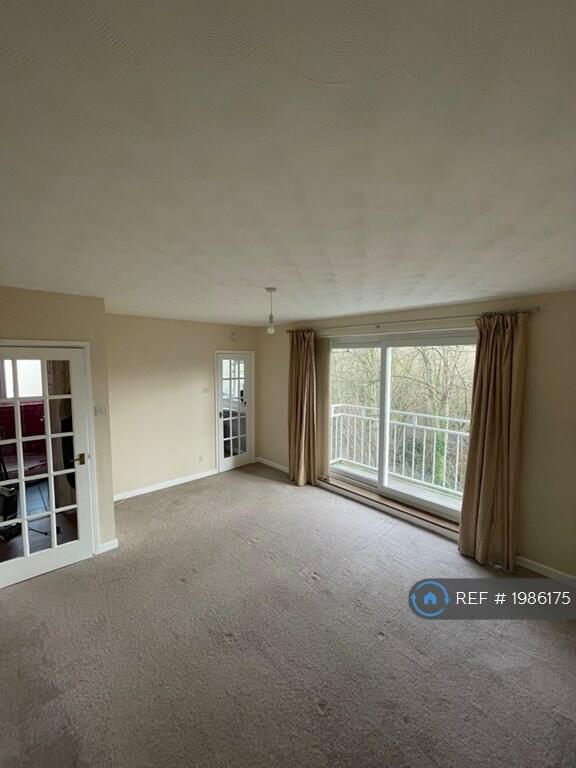 2 bedroom flat for rent in Brook Court, Southampton, SO16