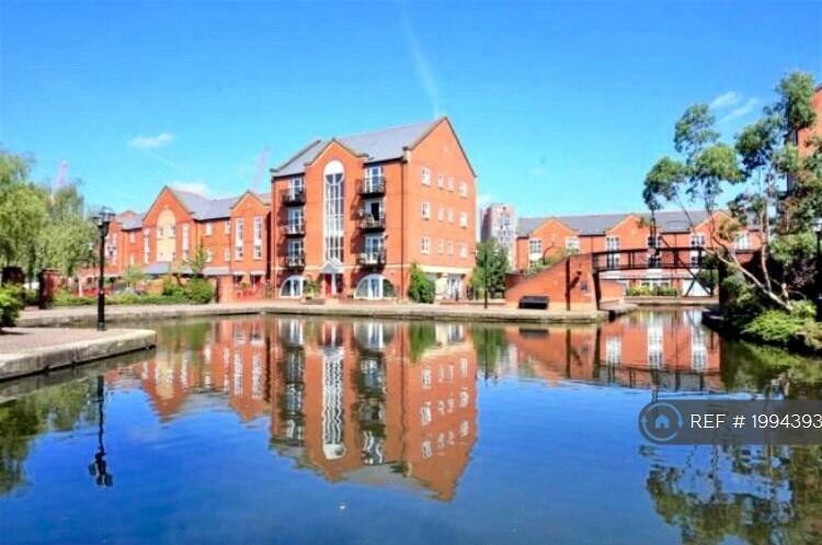 3 bedroom flat for rent in John Smeaton Court, Manchester, M1