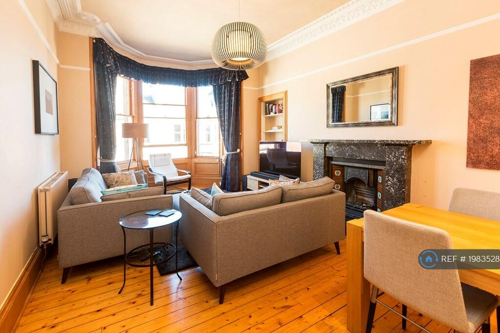 3 bedroom flat for rent in Bruntsfield Gardens, Edinburgh, EH10