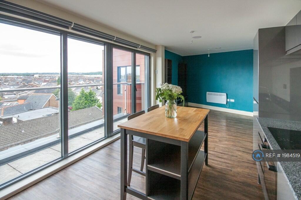 1 bedroom flat for rent in Lewis Street, Cardiff, CF11