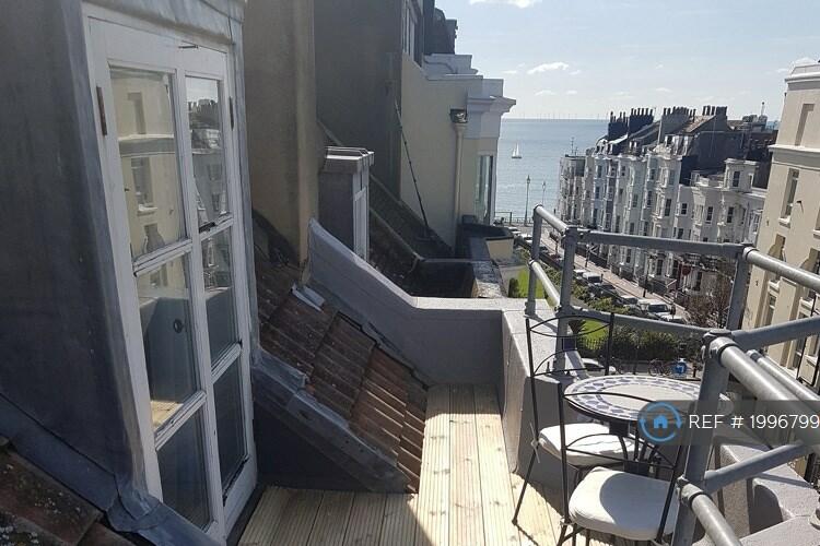2 bedroom penthouse for rent in Devonshire Place, Brighton, BN2
