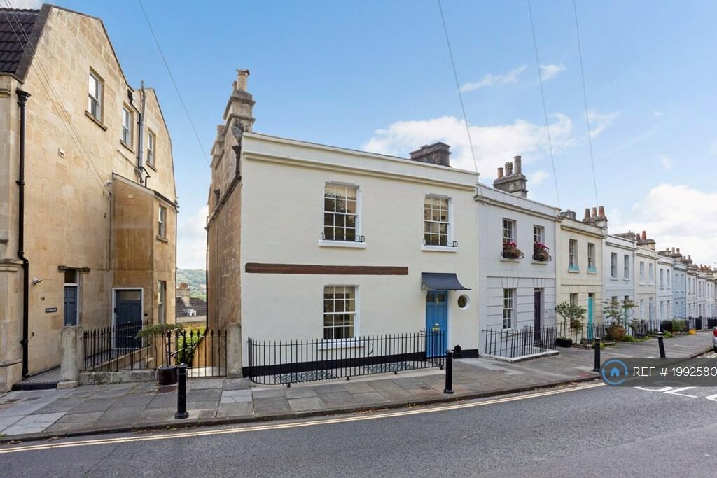 3 bedroom end of terrace house for rent in Lower Camden Place, Bath, BA1