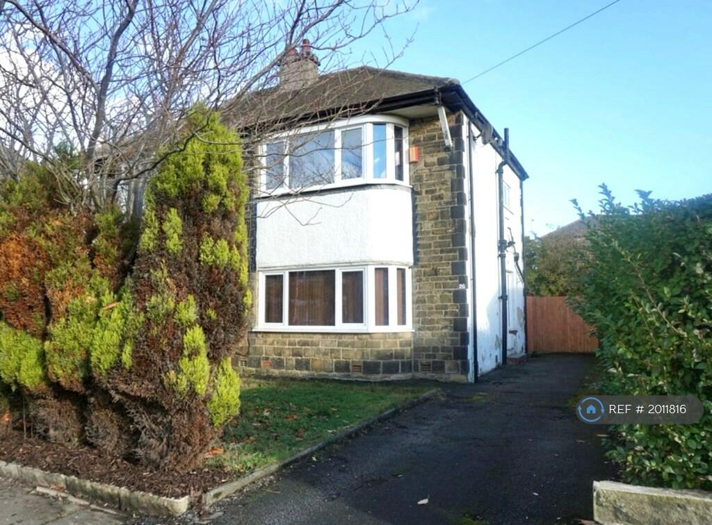 2 bedroom semi-detached house for rent in Broughton Avenue, Bradford, BD4
