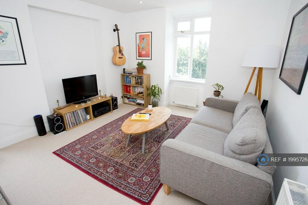 2 bedroom flat for rent in Wilton House, Bournemouth, BH4