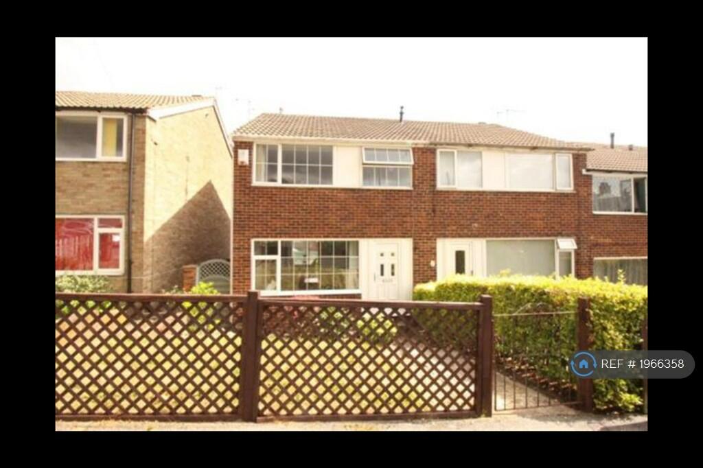 3 bedroom end of terrace house for rent in Tennyson Street, Pudsey, LS28