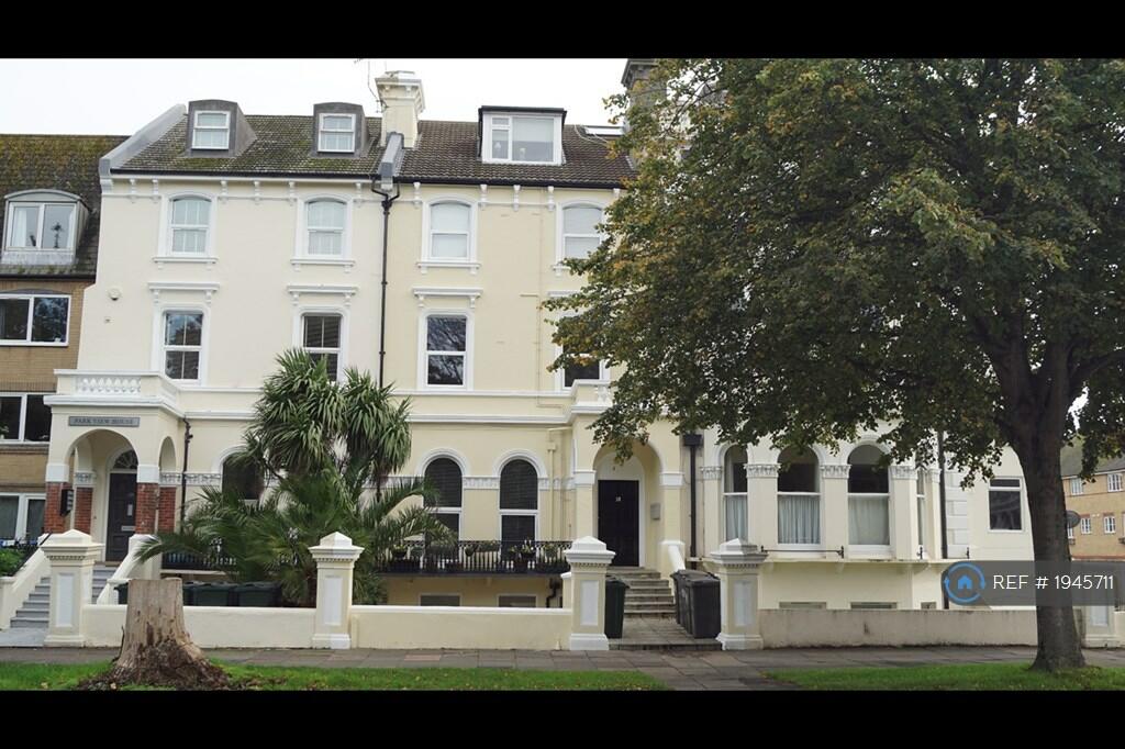 2 bedroom flat for rent in The Avenue, Eastbourne, BN21