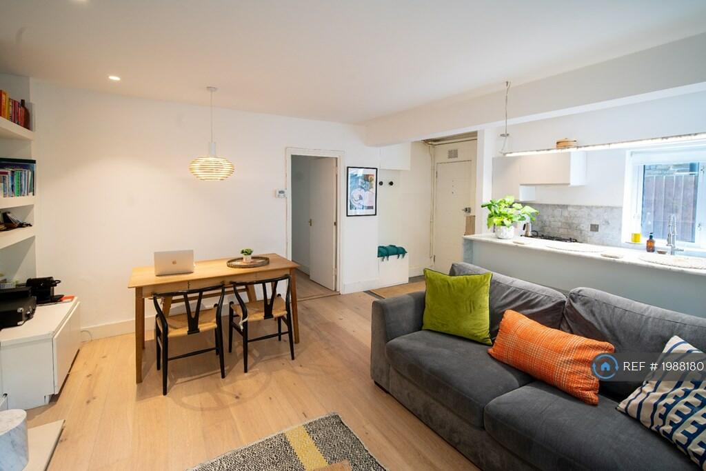 2 bedroom flat for rent in Gautrey Road, London, SE15