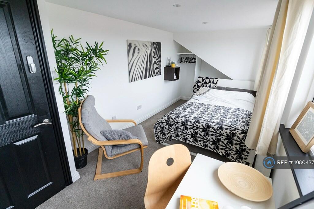 1 bedroom house share for rent in Laburnum Grove, Portsmouth, PO2
