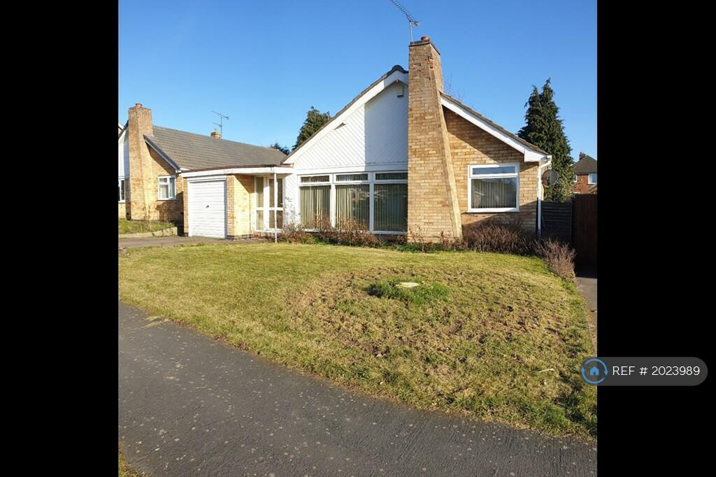 3 bedroom bungalow for rent in Launde Road, Oadby, Leicester, LE2