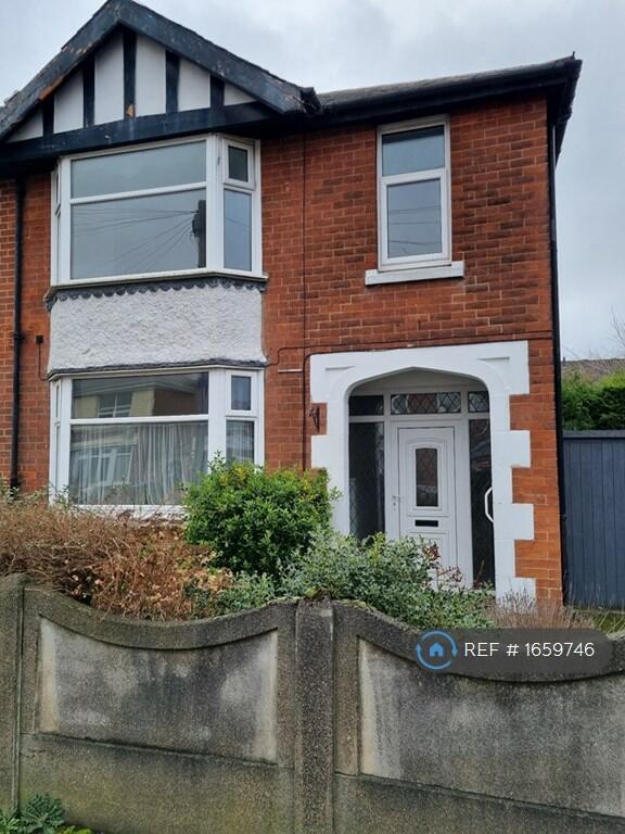 3 bedroom semi-detached house for rent in Bedford Grove, Nottingham, NG6