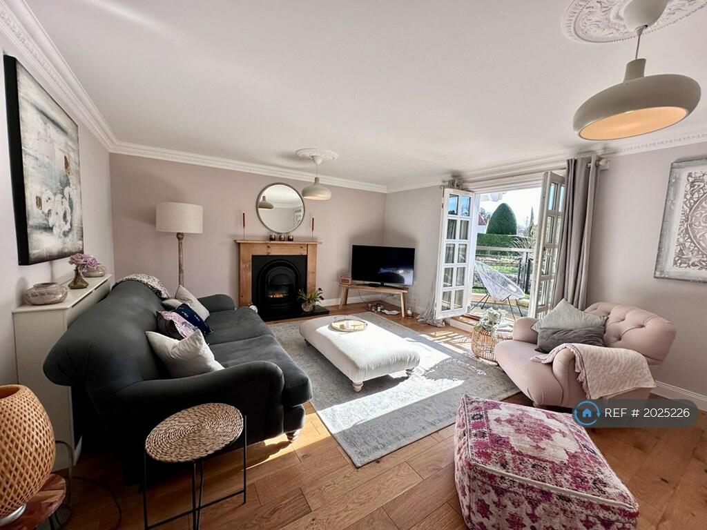 2 bedroom flat for rent in Cammo Road, Edinburgh, EH4