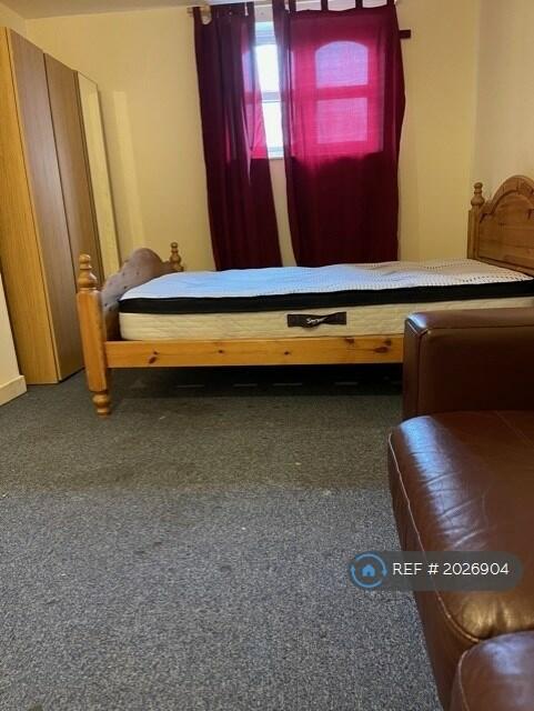 1 bedroom flat share for rent in Humberstone Gate, Leicester, LE1