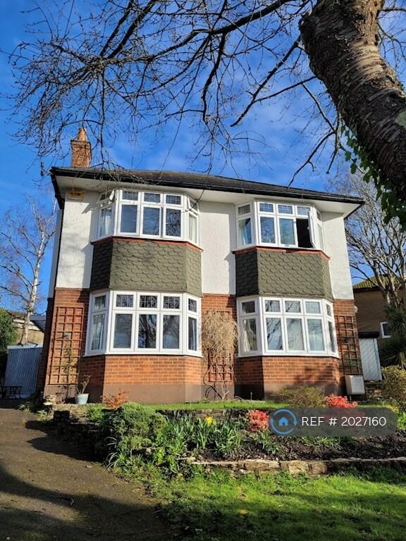 3 bedroom detached house for rent in Norman Avenue, Poole, BH12