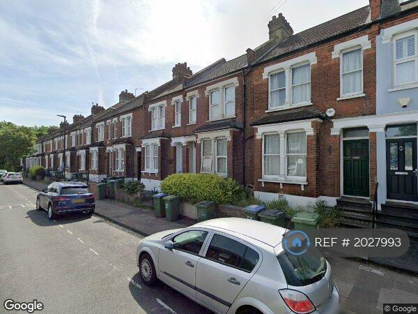 2 bedroom semi-detached house for rent in Troughton Road, London, SE7