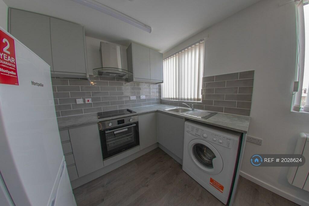 1 bedroom flat for rent in Crossgates, Leeds, LS15