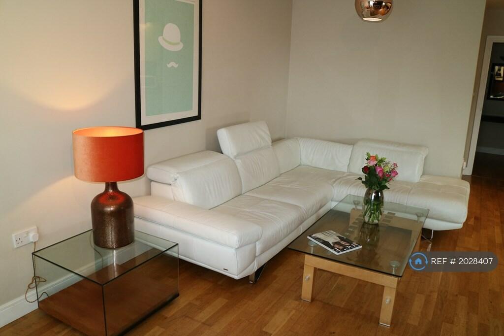 2 bedroom flat for rent in Altolusso, Cardiff, CF10