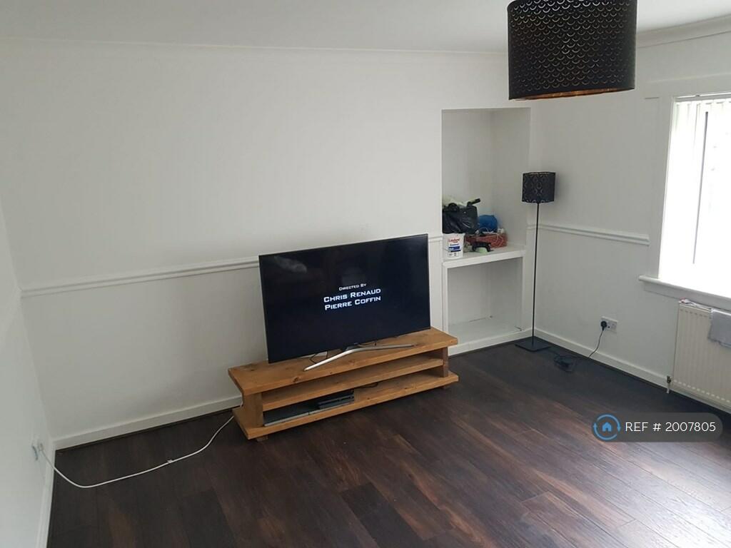 2 bedroom flat for rent in Cairns Road, Cambuslang, Glasgow, G72