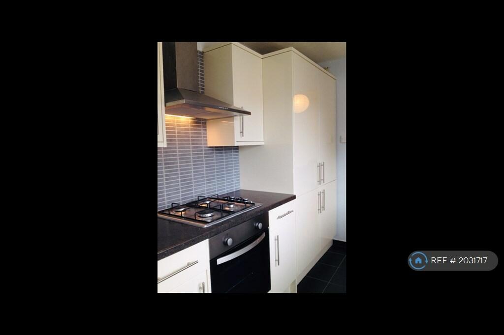 3 bedroom flat for rent in Heaton, Newcastle Upon Tyne, NE6