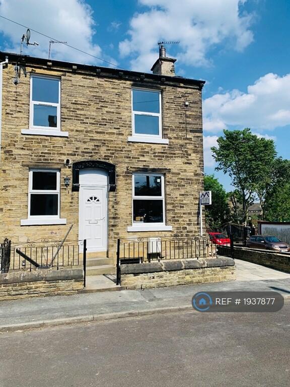 2 bedroom end of terrace house for rent in Peterborough Road, Bradford, BD2