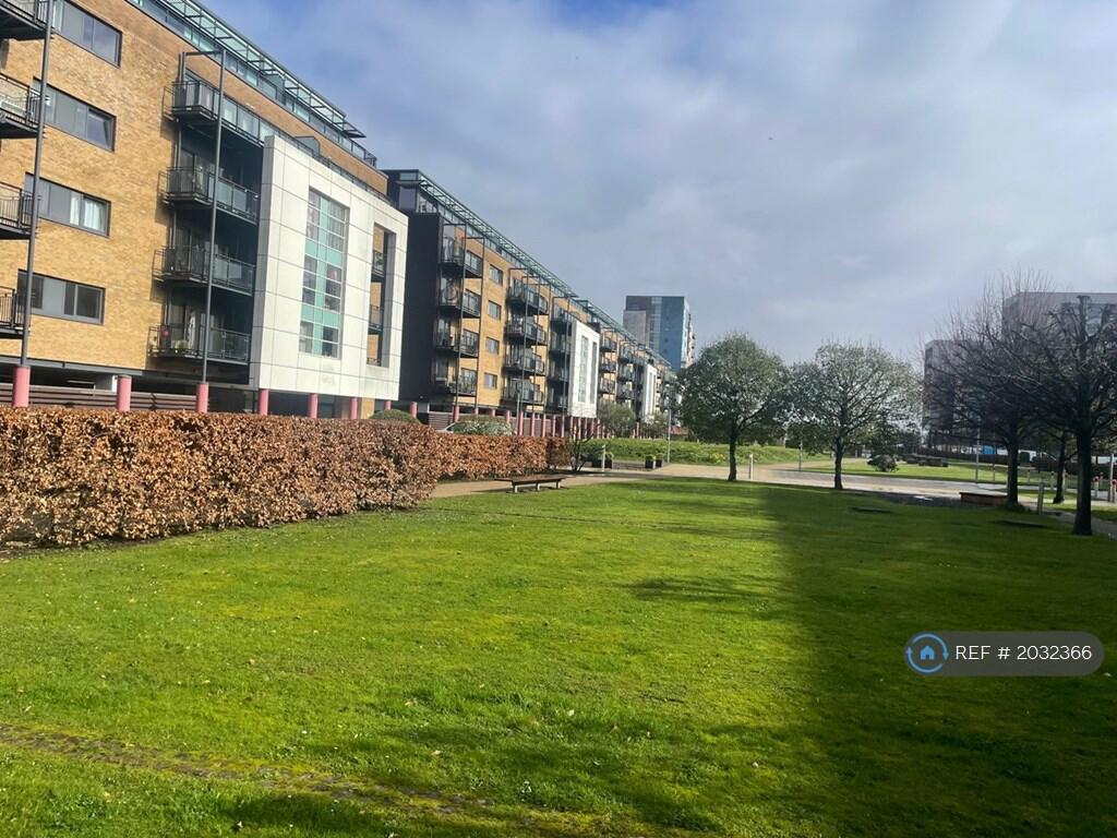 2 bedroom flat for rent in Ferry Court, Cardiff, CF11