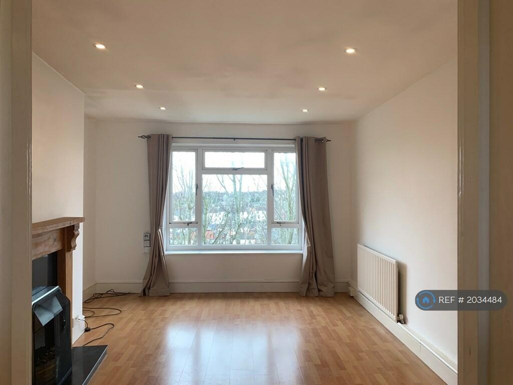 2 bedroom flat for rent in Horton Road, Brighton, BN1