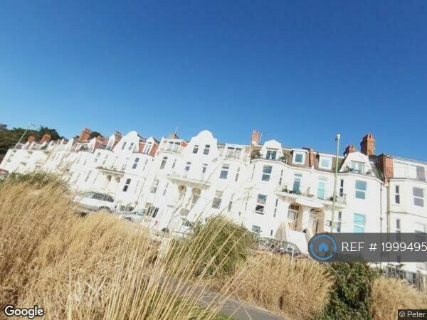 2 bedroom flat for rent in Undercliff Road, Boscombe, BH5