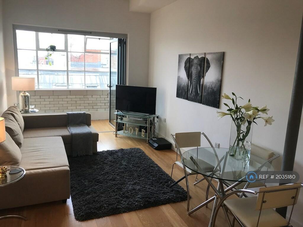 2 bedroom flat for rent in Hilton Street, Manchester, M1