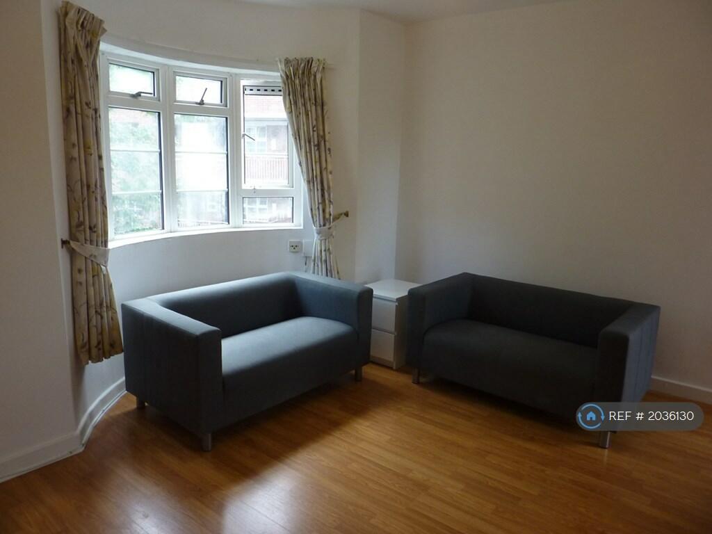 2 bedroom flat for rent in Hughes Mansions, London, E1