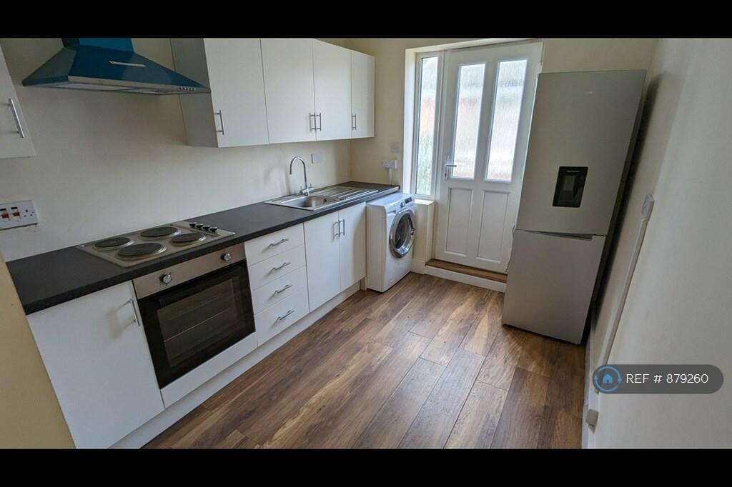 1 bedroom flat for rent in Hitchin Road, Luton, LU2