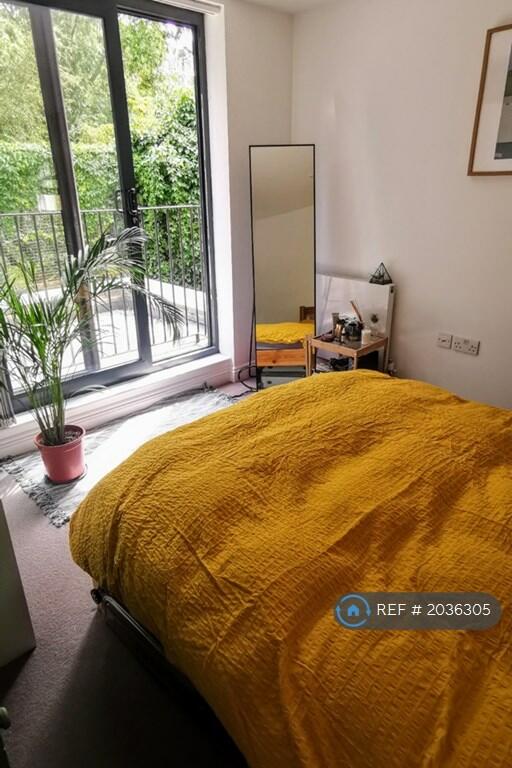 2 bedroom flat for rent in Birnam Road, London, N4