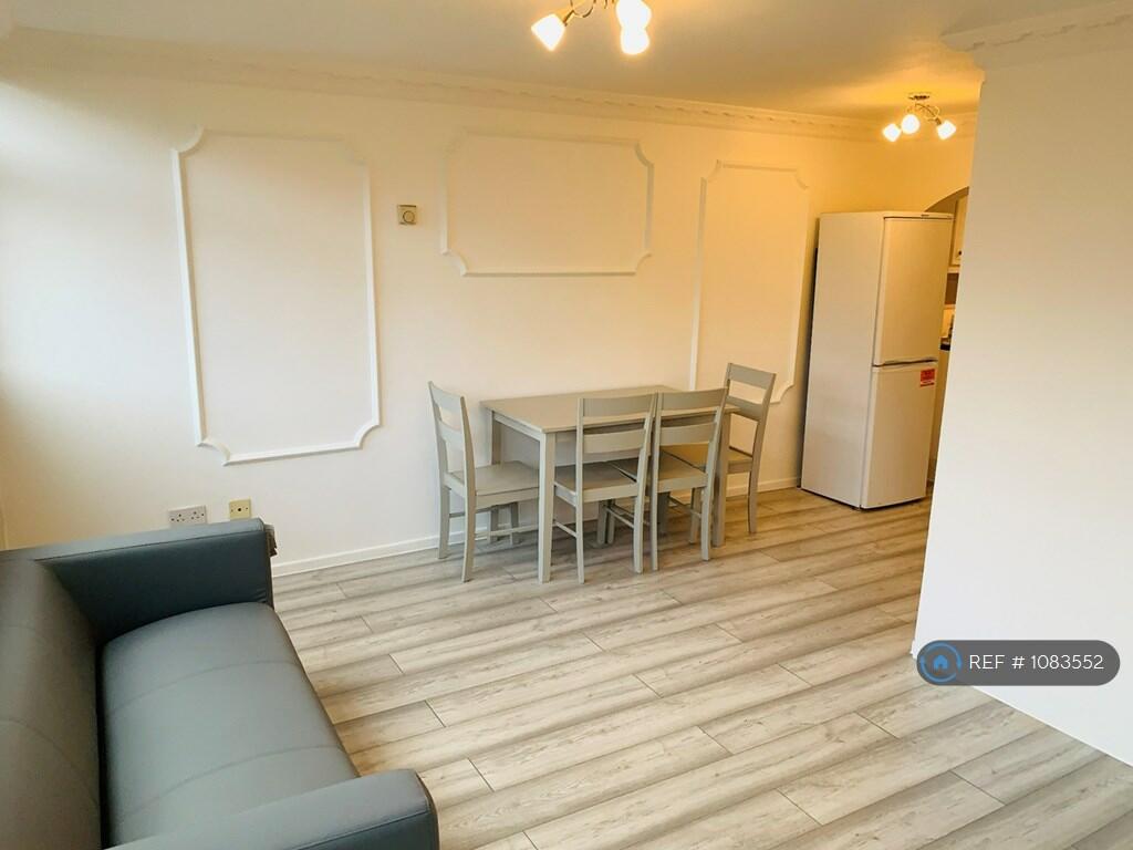 3 bedroom maisonette for rent in John Barnes Walk, London, E15