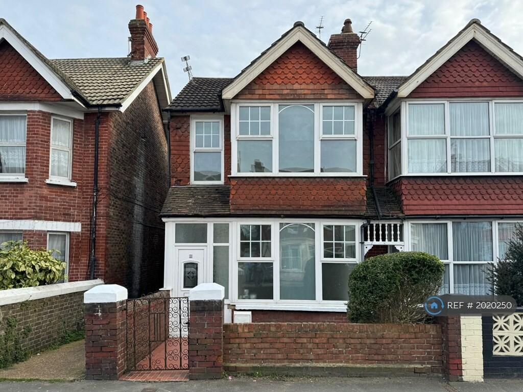 3 bedroom end of terrace house for rent in Whitley Road, Eastbourne, BN22