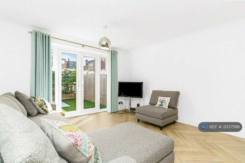 2 bedroom terraced house for rent in Lydden Grove, London, SW18