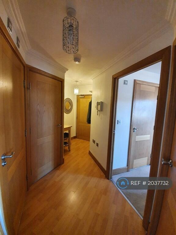 2 bedroom flat for rent in Kew Court, Kingston Upon Thames, KT2