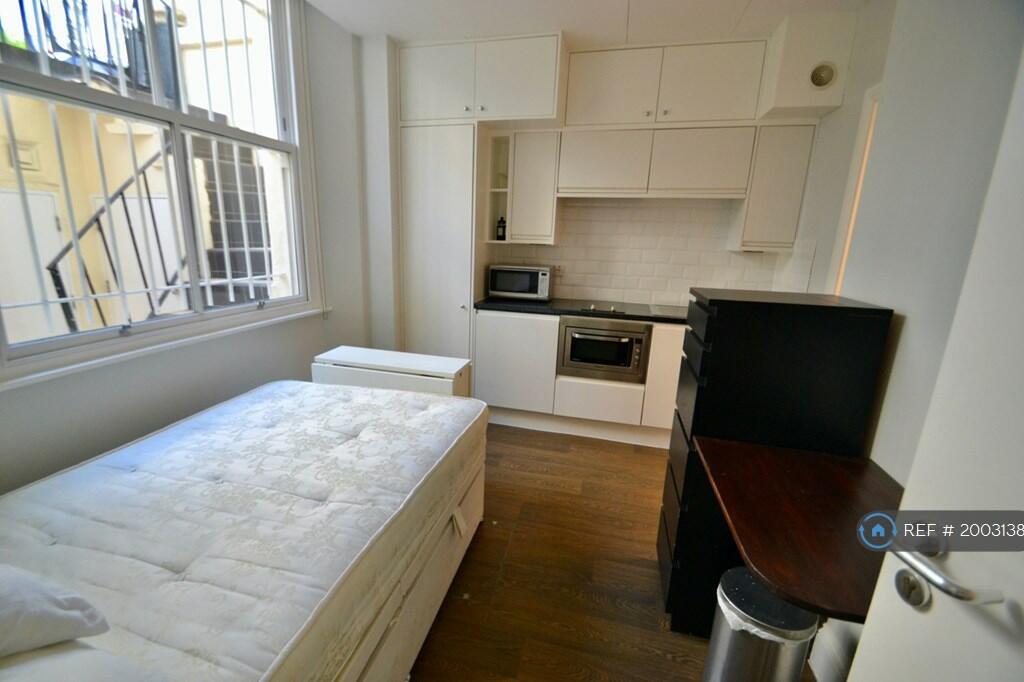 Studio flat for rent in Gloucester Street, London, SW1V