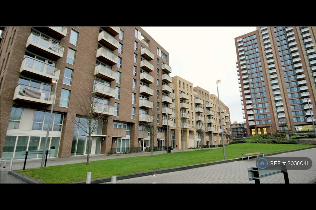 1 bedroom flat for rent in Oxley Square, London, E3