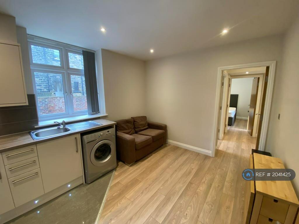 1 bedroom flat for rent in Headingley Lane, Leeds, LS6
