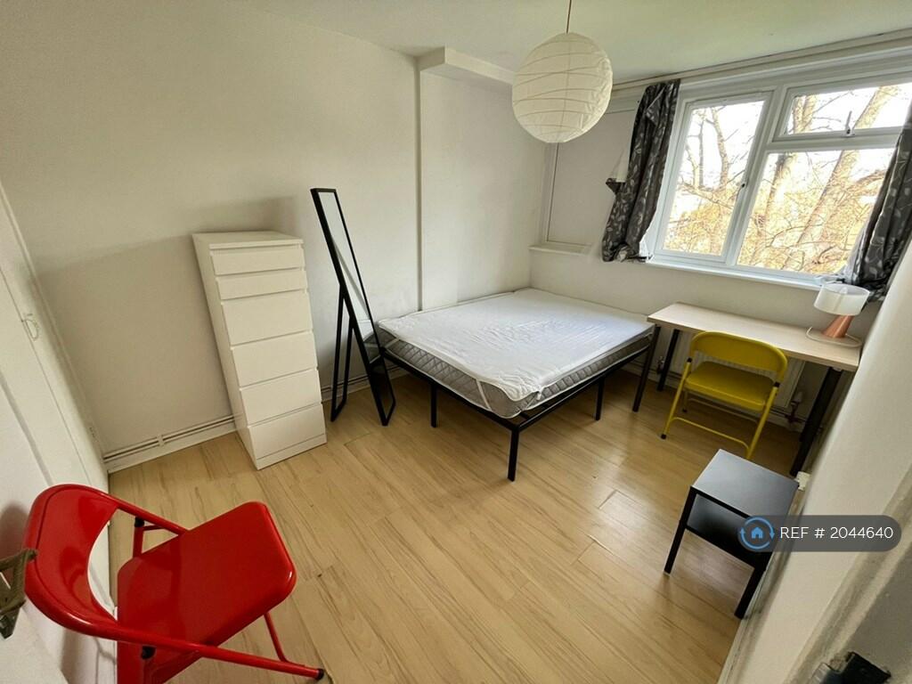 1 bedroom flat share for rent in Downbarton House, London, SW9